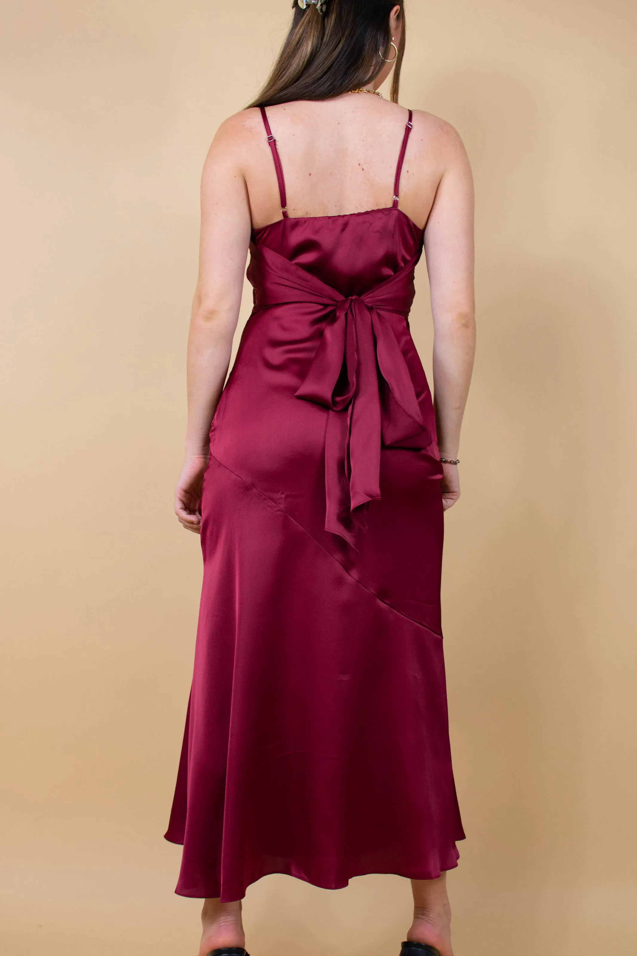 Chic Romance Dress in Burgundy