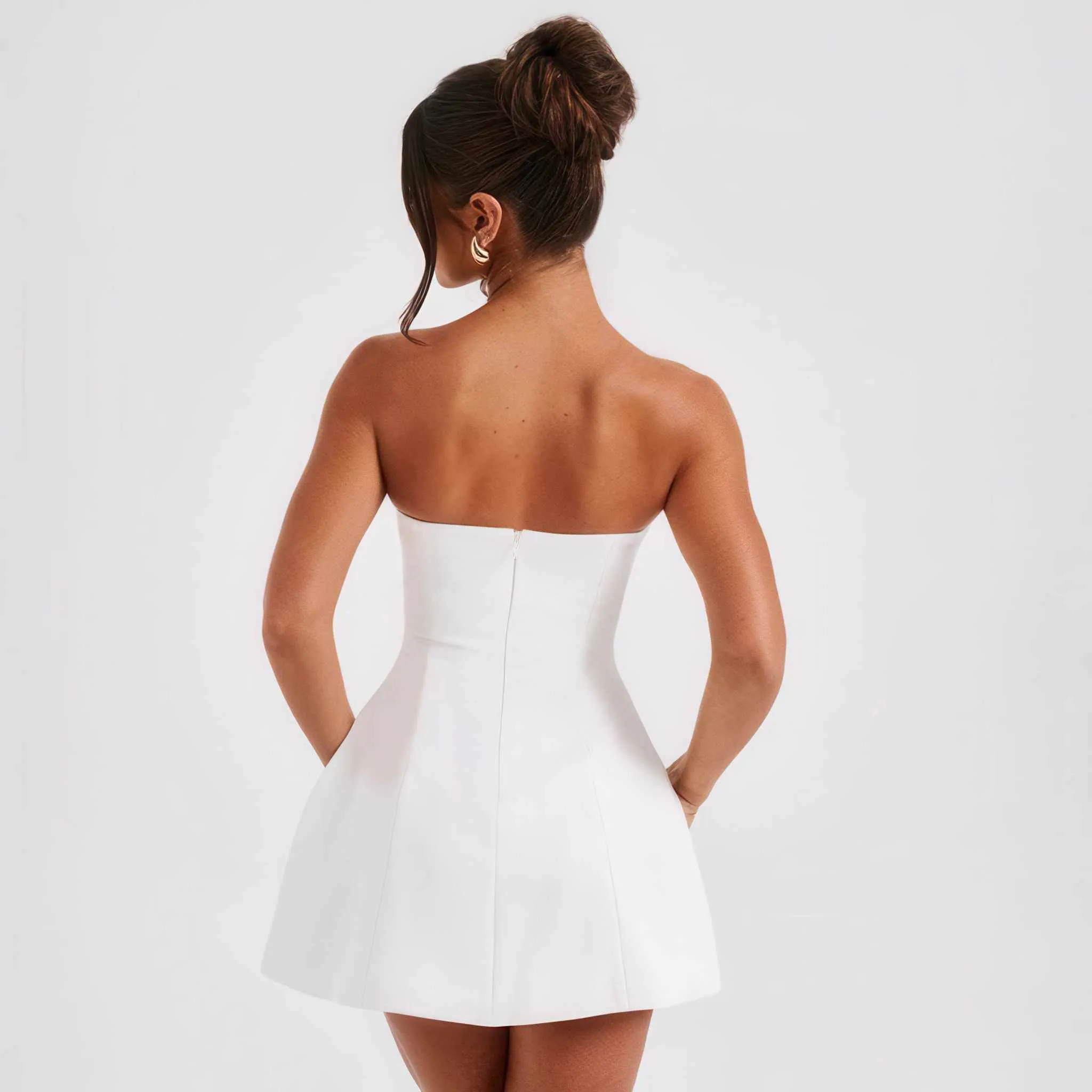 Glow Chic's Solid Color Backless Slim Fit Tube Dress - Casual Short Party Dress