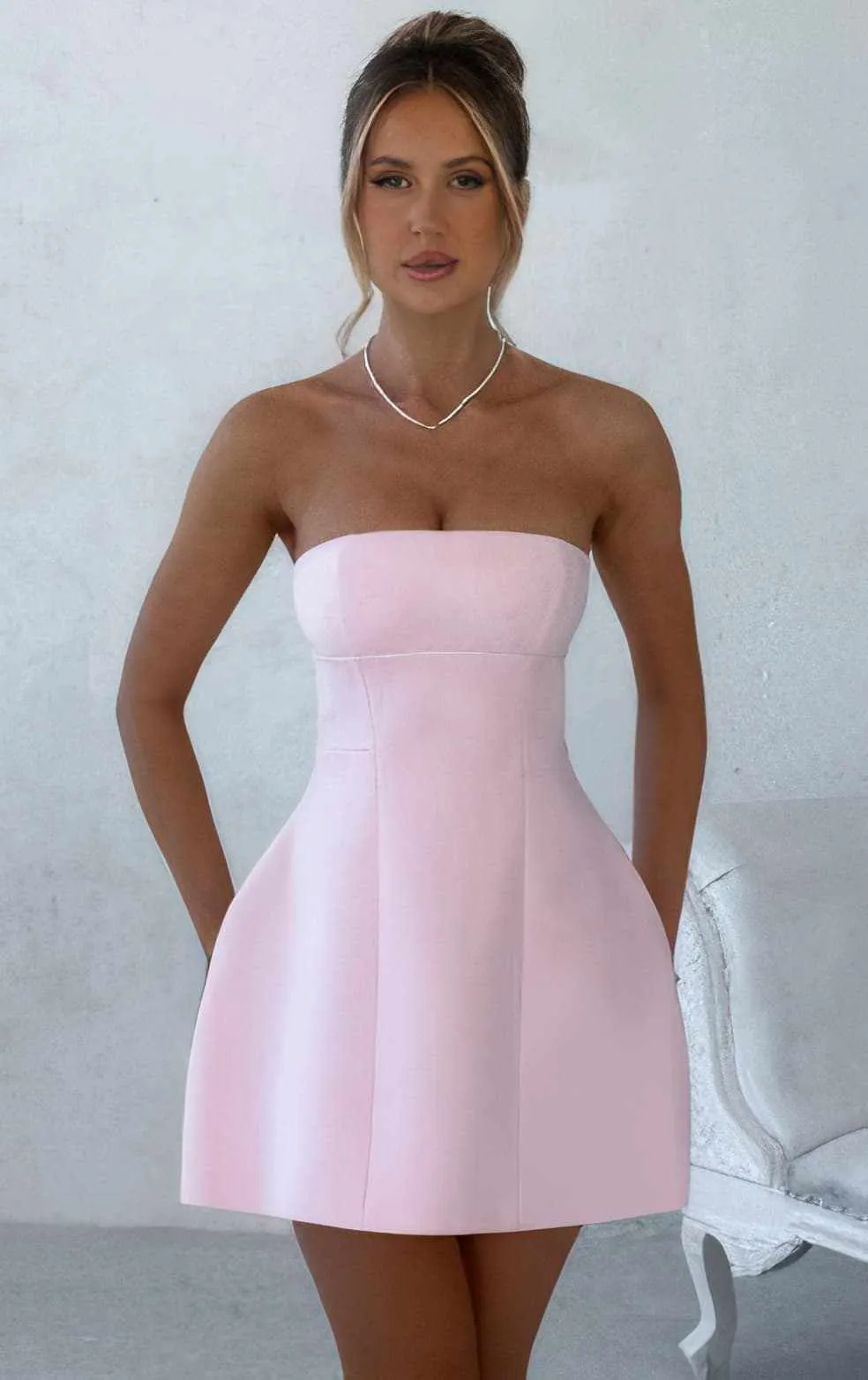 Glow Chic's Solid Color Backless Slim Fit Tube Dress - Casual Short Party Dress