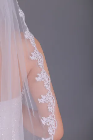 One-Tier Finger-Tip Length Bridal Veils With Applique